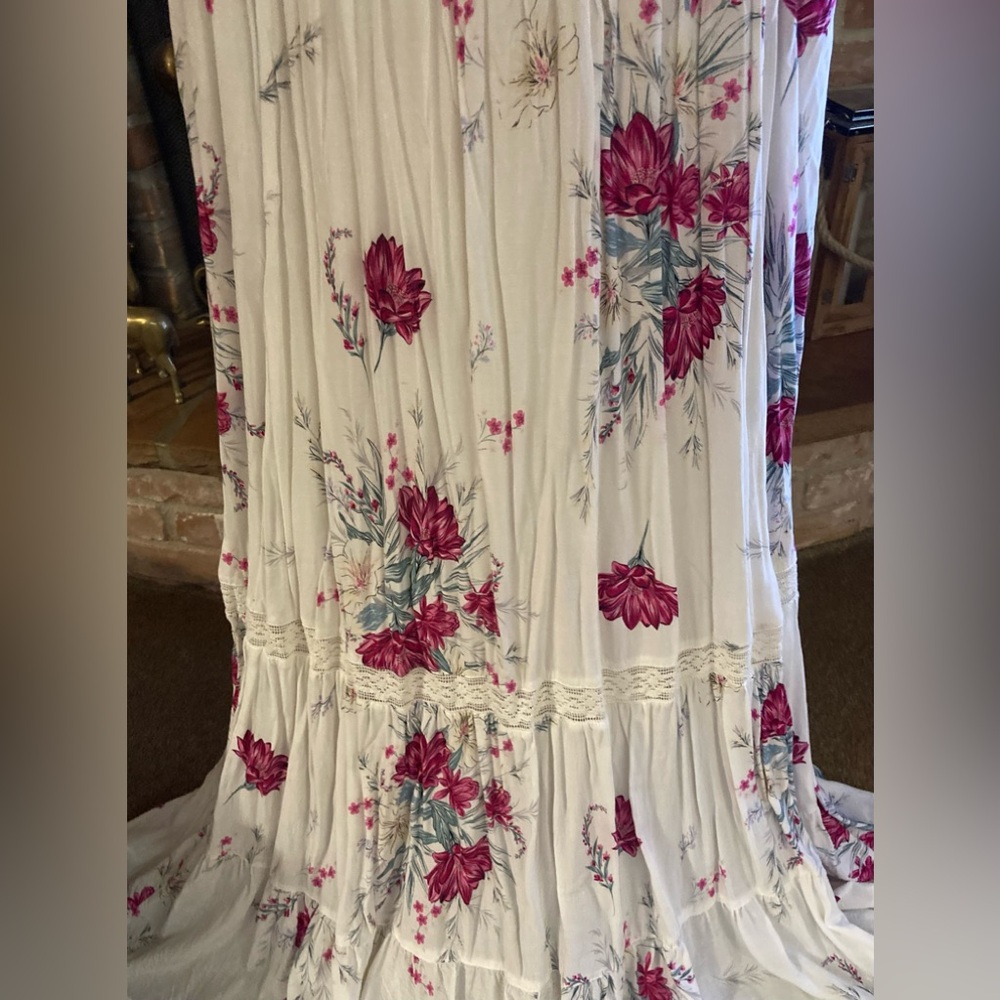Torrid Spaghetti Strap White And Pink Floral Maxi  Dress - Picture 5 of 13